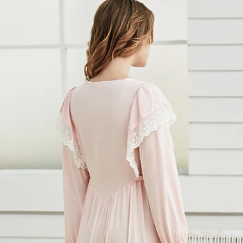 Branded kvalitetna ženska nova spavaćica za proljeće-jesen je od viskoze lijepa elegantna cvjetne čipke bijelo-roza soft noćni košulja s dugim rukavima